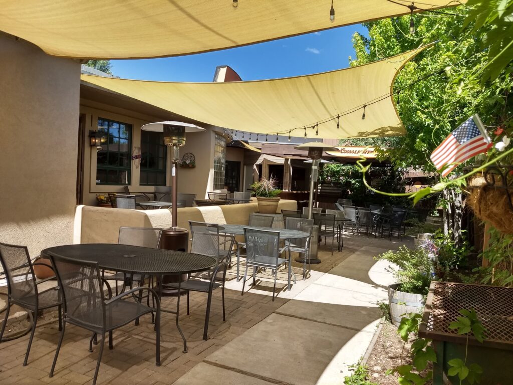 Zano's Family Italian & Pizzaria large outdoor seating area patio
