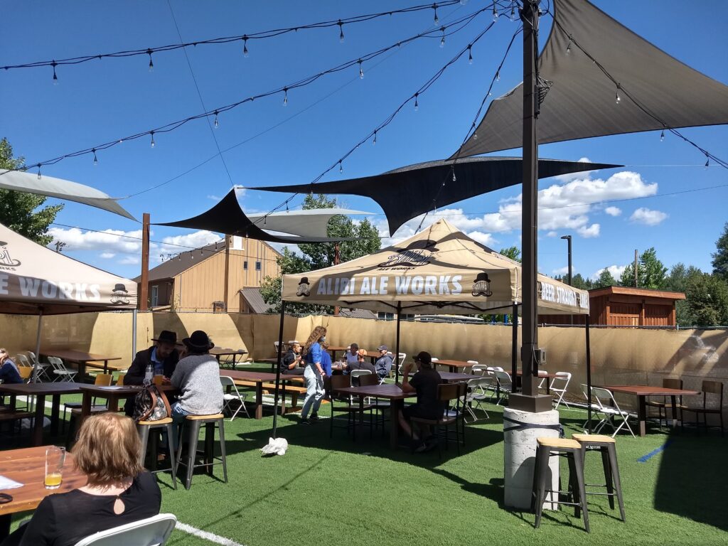 Truckee outdoor dining at Alibi Ale Works beer garden