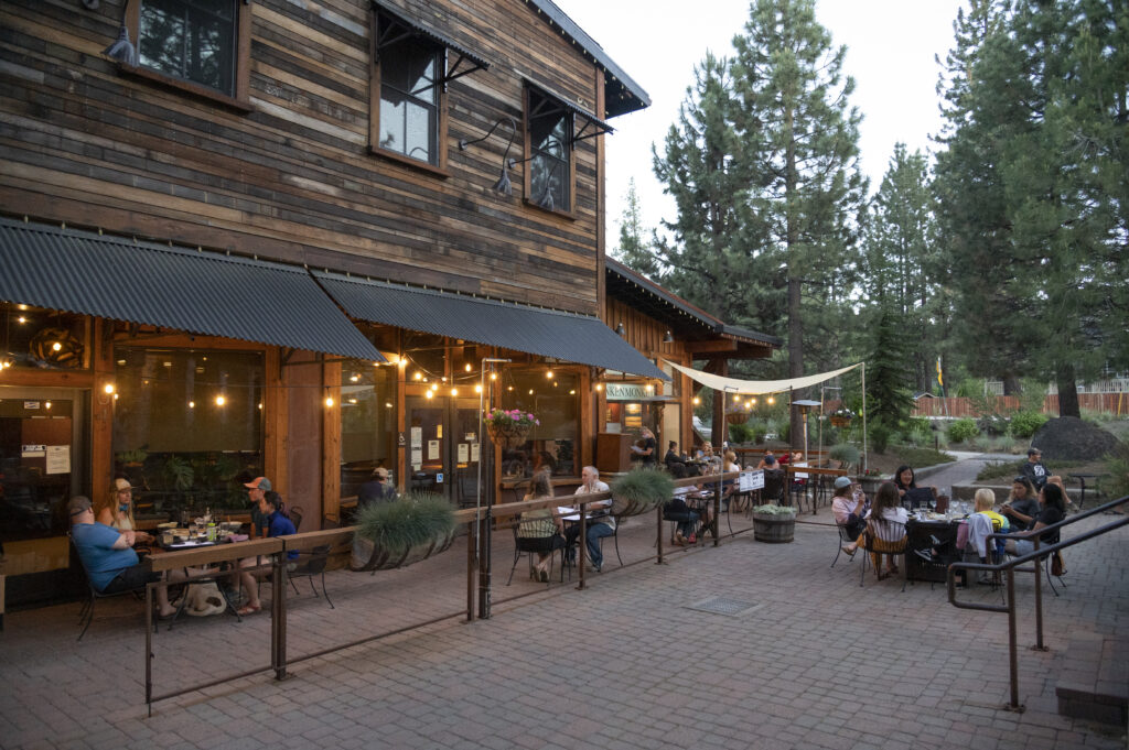 Outdoor dining at FiftyFifty Brewing Company